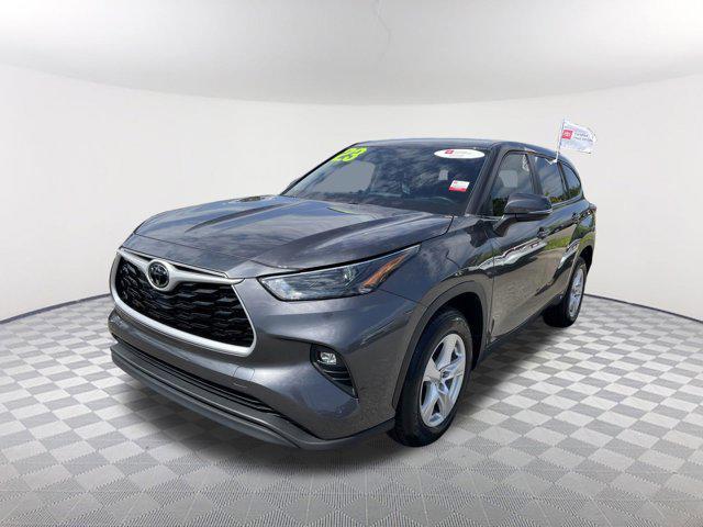 used 2023 Toyota Highlander car, priced at $34,900