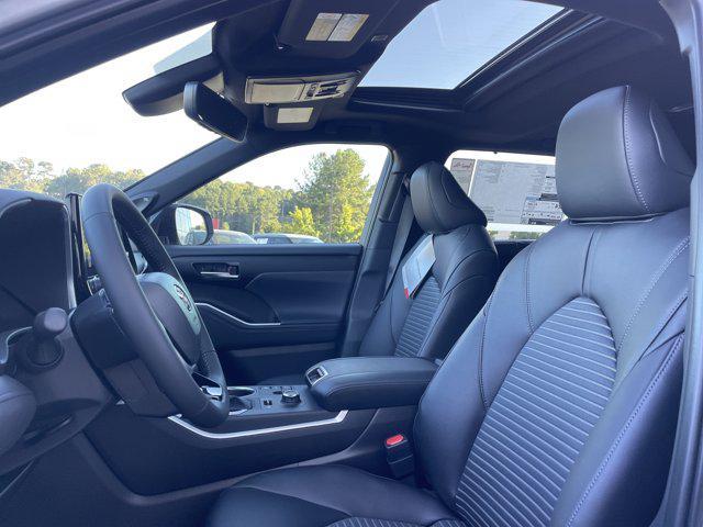 new 2025 Toyota Highlander car, priced at $53,268