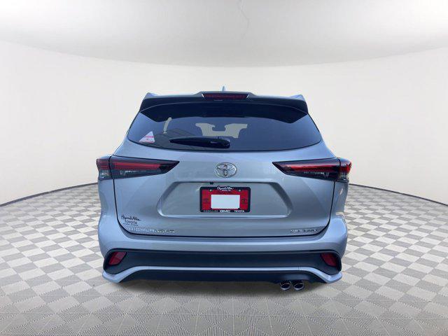 new 2025 Toyota Highlander car, priced at $53,268