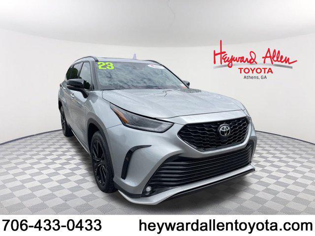 used 2023 Toyota Highlander car, priced at $41,498