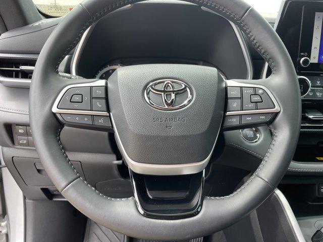 used 2023 Toyota Highlander car, priced at $41,498