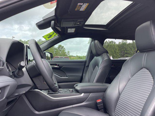 used 2023 Toyota Highlander car, priced at $41,498