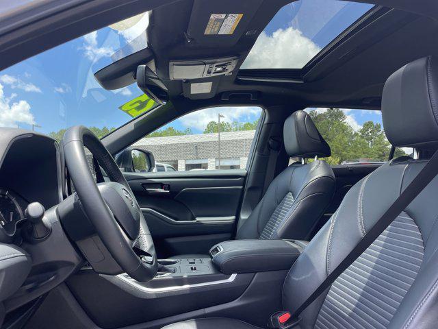 used 2023 Toyota Highlander car, priced at $45,498