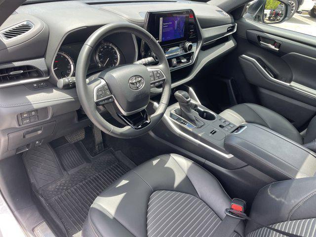 used 2023 Toyota Highlander car, priced at $45,498