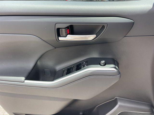 used 2023 Toyota Highlander car, priced at $45,498