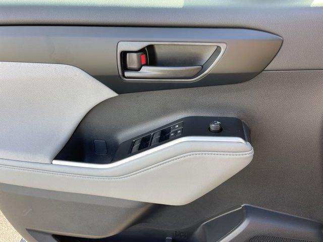 new 2025 Toyota Highlander car, priced at $47,048