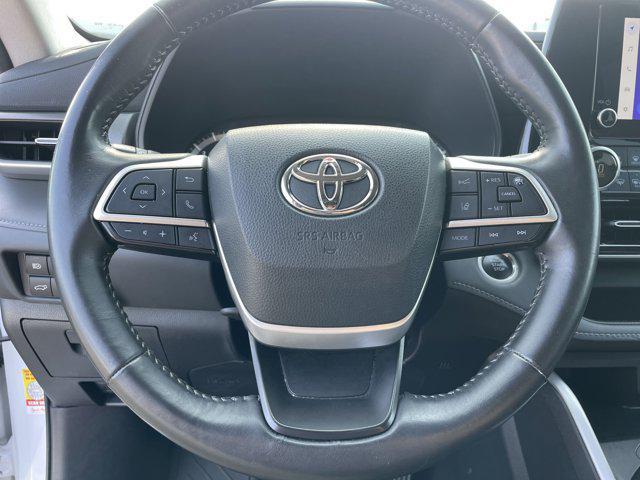 used 2024 Toyota Highlander car, priced at $39,998