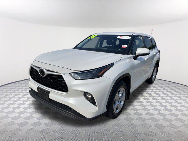 used 2024 Toyota Highlander car, priced at $39,998