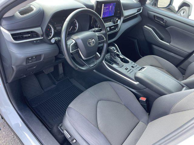 used 2024 Toyota Highlander car, priced at $39,998