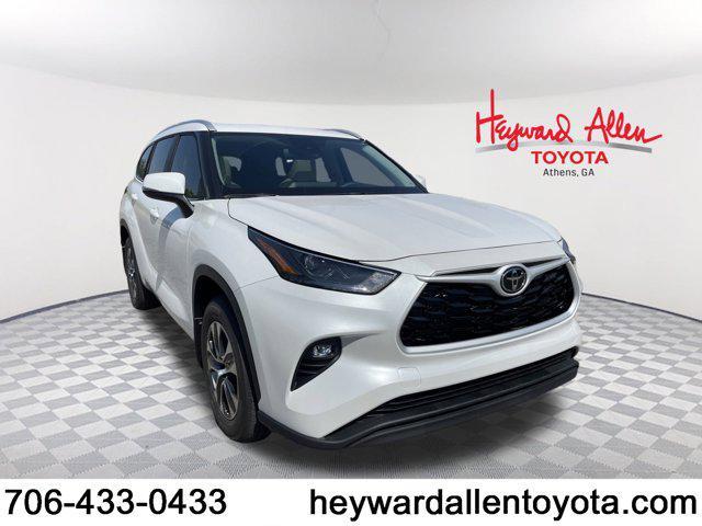 new 2025 Toyota Highlander car, priced at $47,028