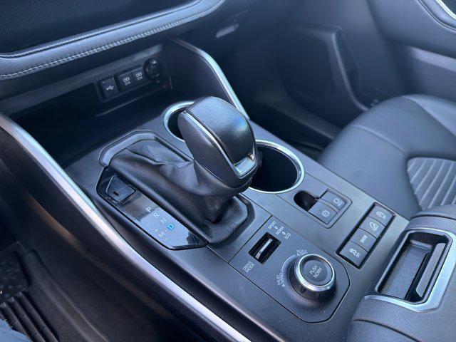 used 2021 Toyota Highlander car, priced at $32,900