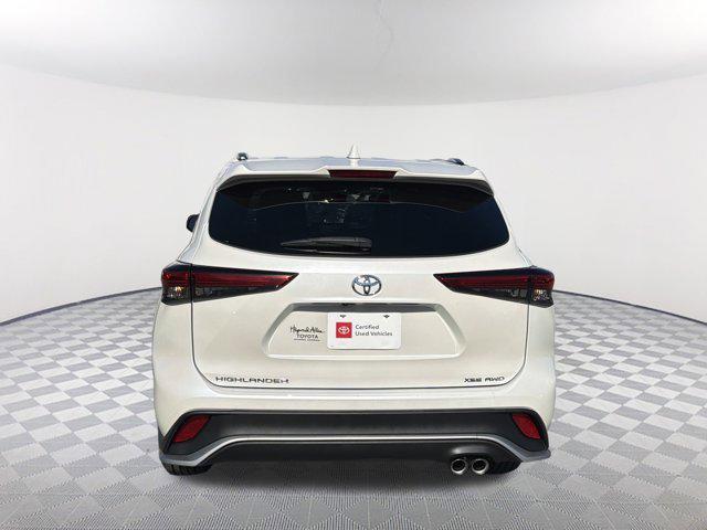 used 2021 Toyota Highlander car, priced at $32,900