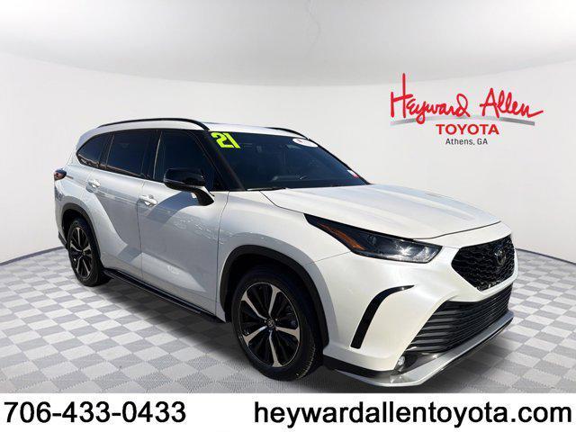 used 2021 Toyota Highlander car, priced at $32,900