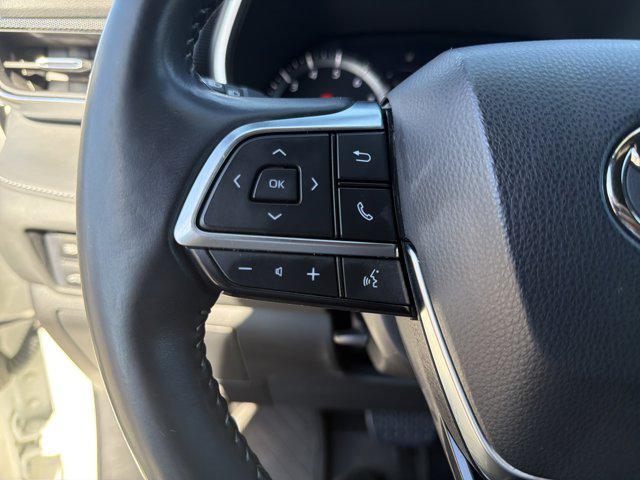 used 2021 Toyota Highlander car, priced at $32,900