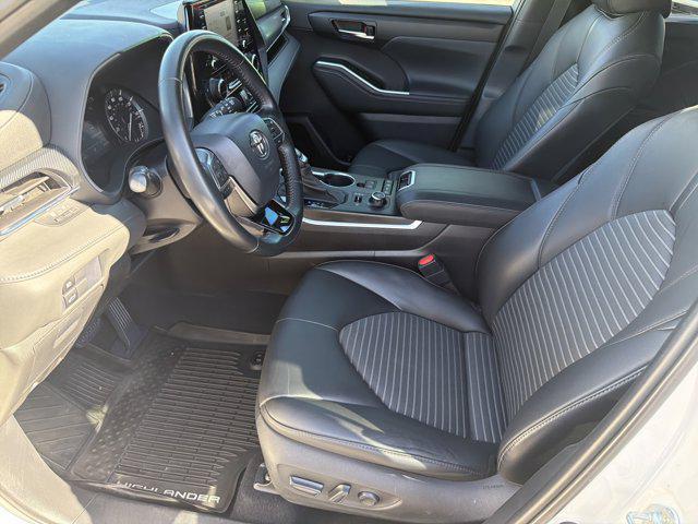 used 2021 Toyota Highlander car, priced at $32,900