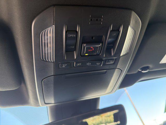 used 2021 Toyota Highlander car, priced at $32,900