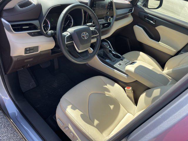 used 2022 Toyota Highlander car, priced at $35,998