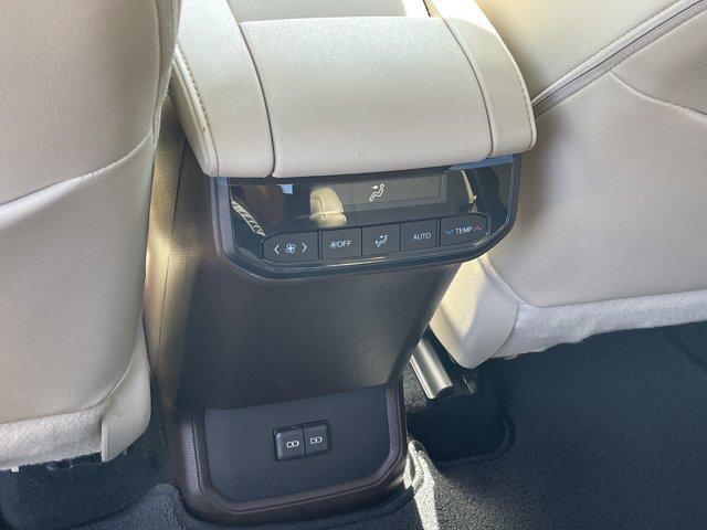 used 2022 Toyota Highlander car, priced at $35,998