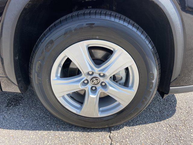 used 2023 Toyota Highlander car, priced at $32,498