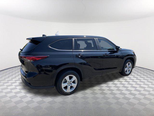 used 2023 Toyota Highlander car, priced at $32,498