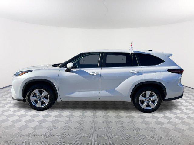 used 2024 Toyota Highlander car, priced at $32,998