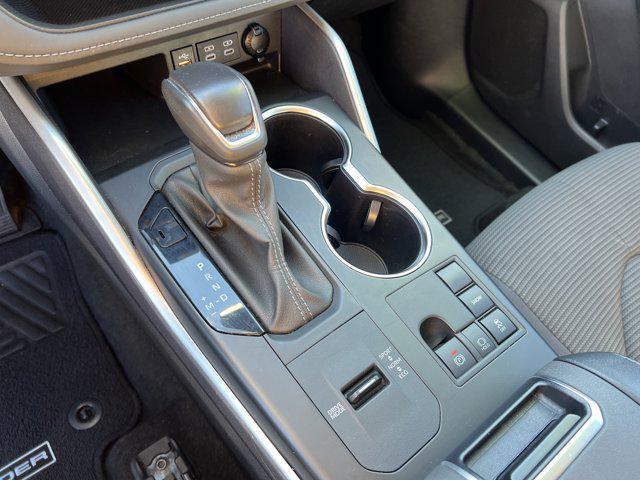 used 2024 Toyota Highlander car, priced at $32,998