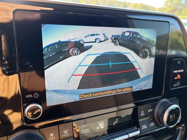 used 2024 Toyota Highlander car, priced at $32,998