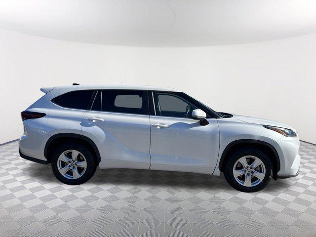 used 2024 Toyota Highlander car, priced at $32,998