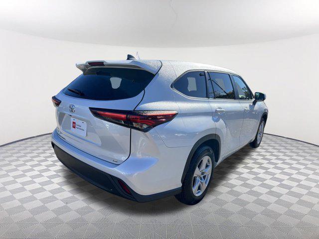 used 2024 Toyota Highlander car, priced at $32,998