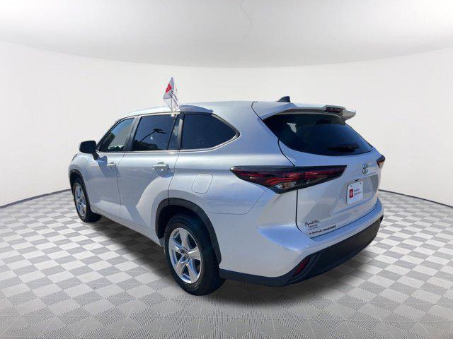 used 2024 Toyota Highlander car, priced at $32,998