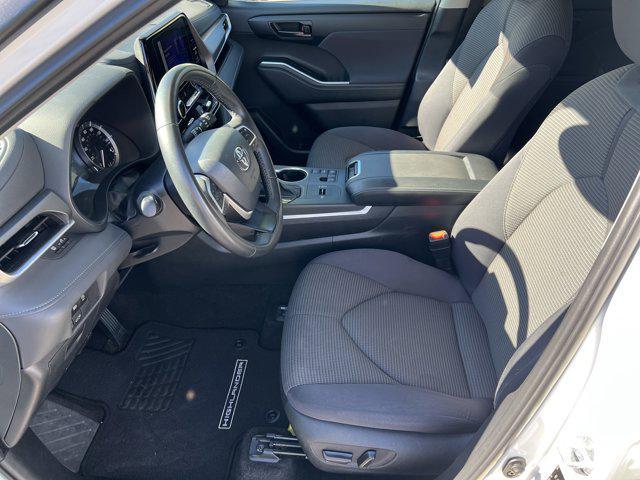 used 2024 Toyota Highlander car, priced at $32,998