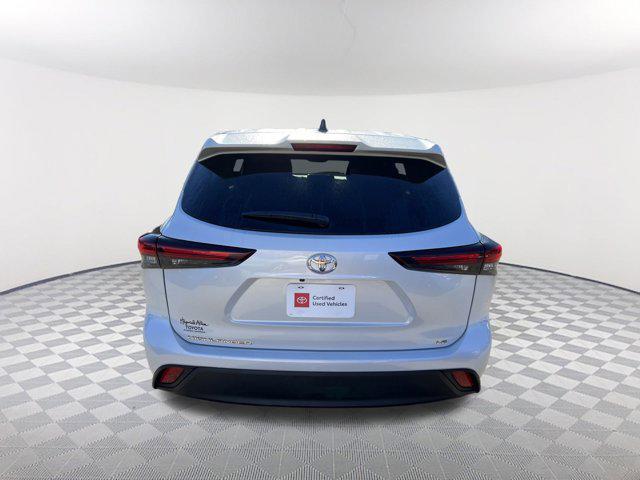 used 2024 Toyota Highlander car, priced at $32,998