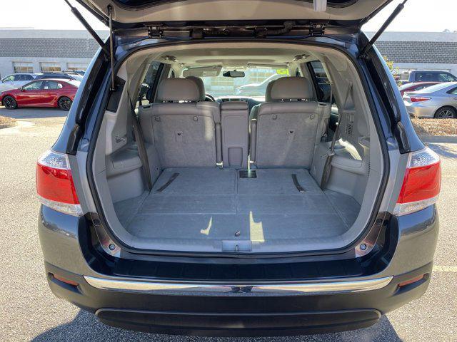 used 2013 Toyota Highlander car, priced at $15,900