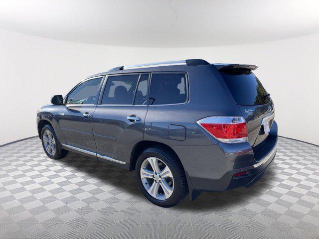 used 2013 Toyota Highlander car, priced at $15,900