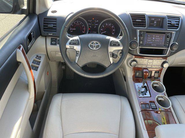 used 2013 Toyota Highlander car, priced at $15,900