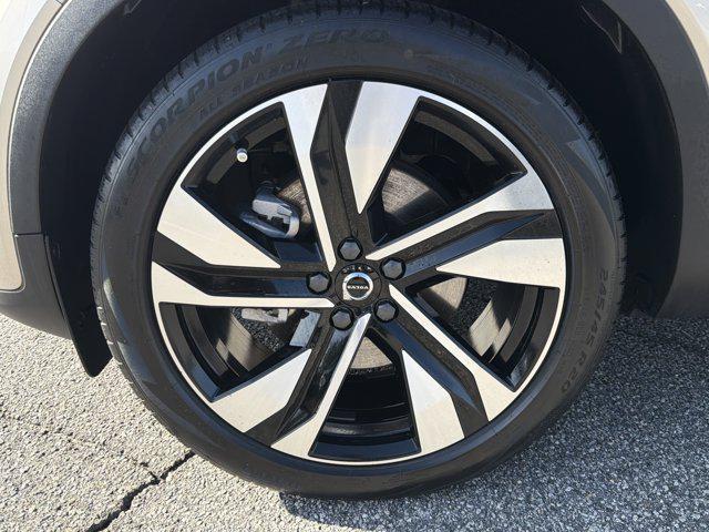 used 2023 Volvo XC40 car, priced at $30,998