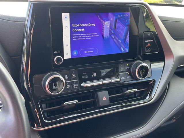 used 2024 Toyota Highlander car, priced at $37,998