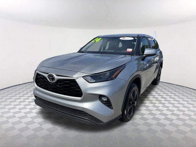 used 2024 Toyota Highlander car, priced at $37,998