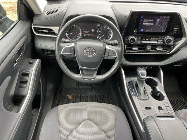 used 2024 Toyota Highlander car, priced at $37,900