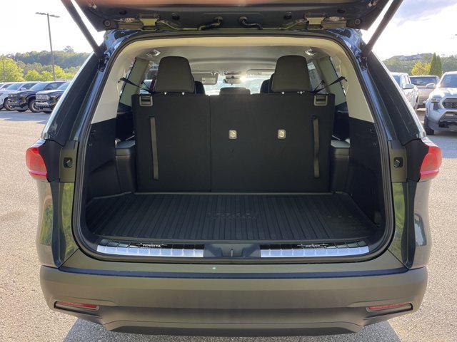 new 2025 Toyota Highlander car, priced at $46,733