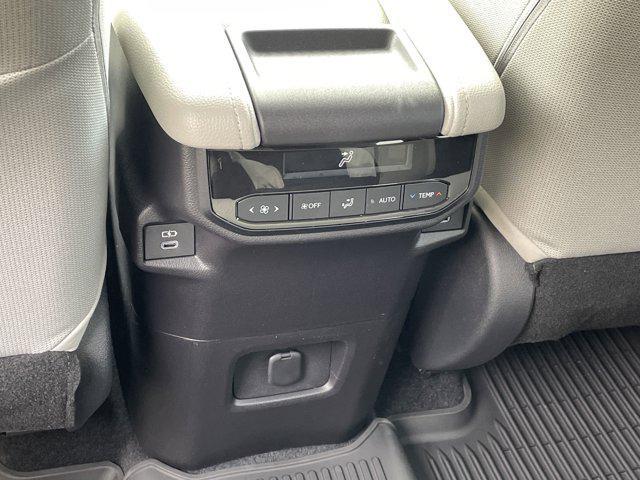 new 2025 Toyota Highlander Hybrid car, priced at $49,712
