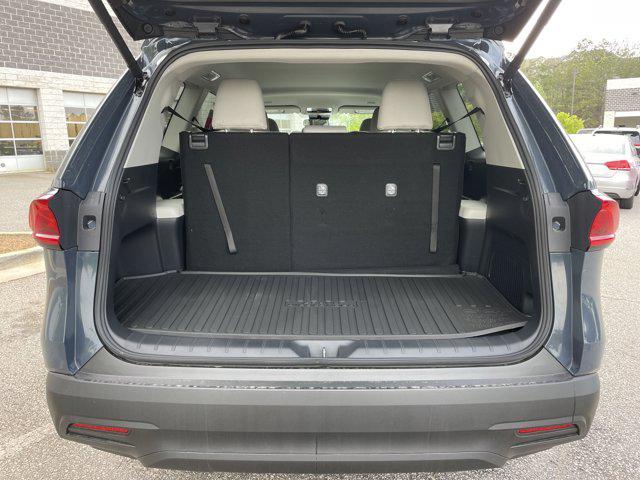 new 2025 Toyota Highlander Hybrid car, priced at $49,712