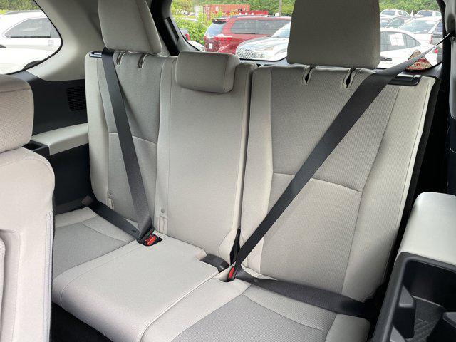new 2025 Toyota Highlander Hybrid car, priced at $49,712