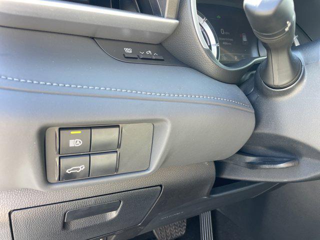 used 2024 Toyota Highlander Hybrid car, priced at $43,900