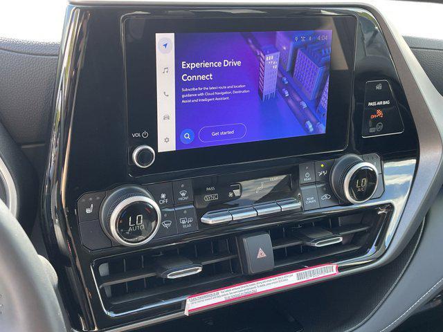 used 2024 Toyota Highlander Hybrid car, priced at $43,900