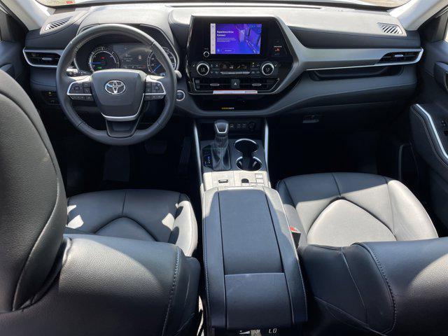 used 2024 Toyota Highlander Hybrid car, priced at $43,900
