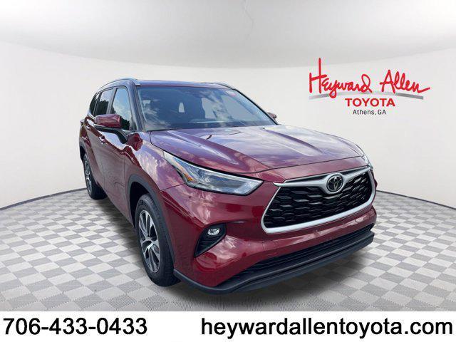 used 2023 Toyota Highlander car, priced at $41,498