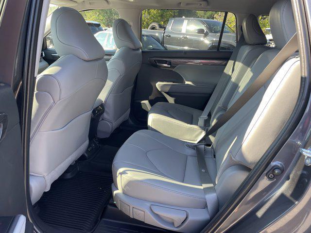 new 2025 Toyota Highlander car, priced at $54,329