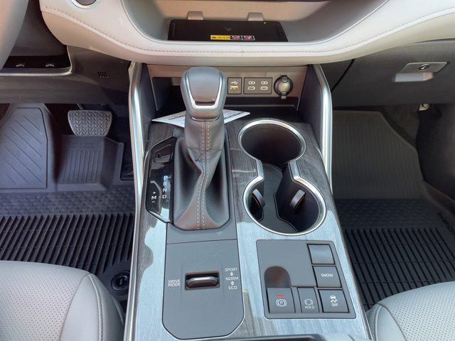 new 2025 Toyota Highlander car, priced at $54,329