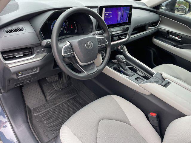 new 2025 Toyota Highlander car, priced at $44,207